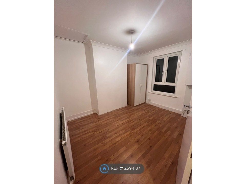 Property photo 2 of 6 Bedroom 2 - Double