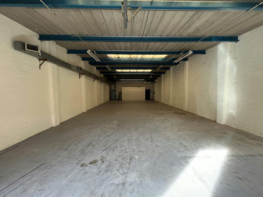 Property photo 2 of 11 41 Hawbank Road