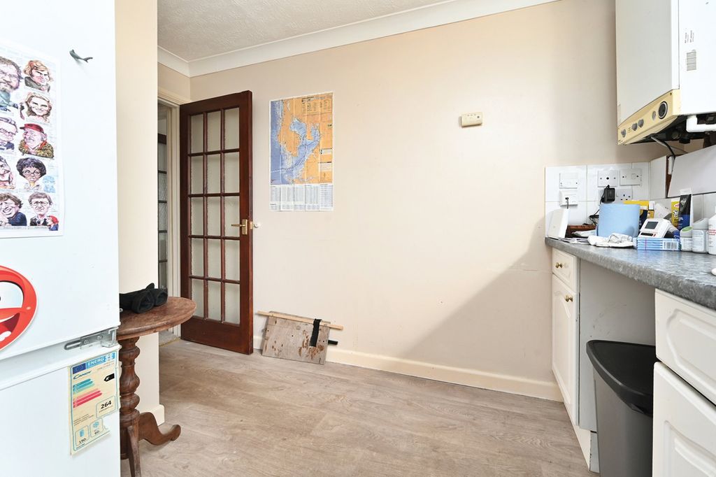 Property photo 3 of 13 Kitchen