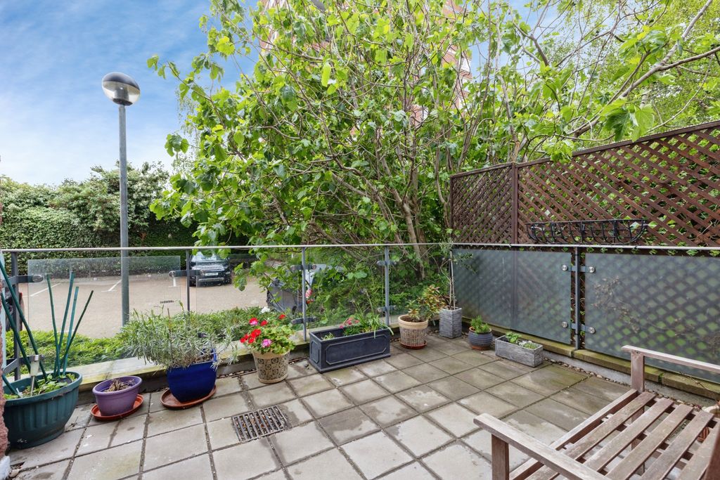 Property photo 3 of 16