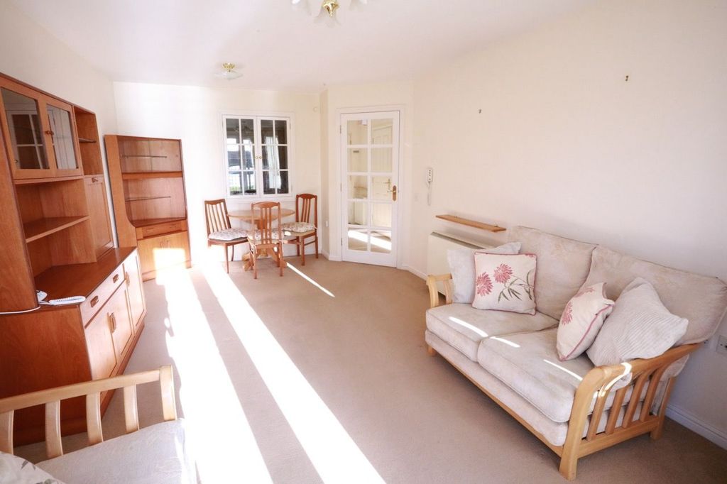 Property photo 3 of 21