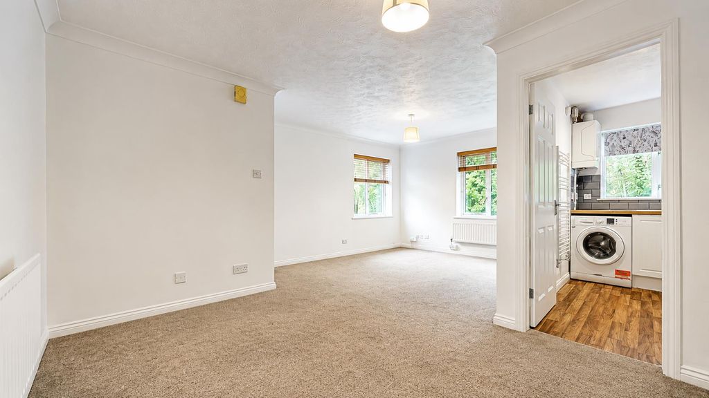 Property photo 2 of 9 233A2162-623C-4703-8980-193F62Af7368.Png