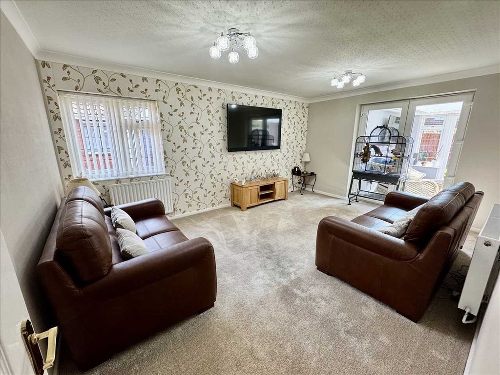 Property photo 3 of 11 Living Room