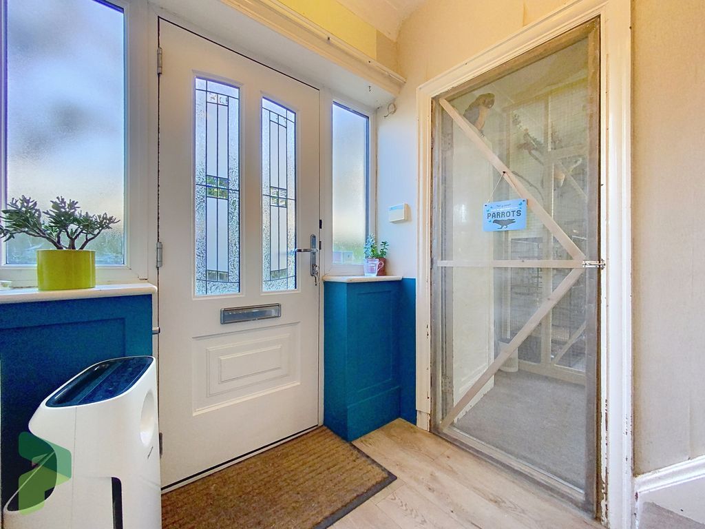 Property photo 3 of 42 Entrance Hall