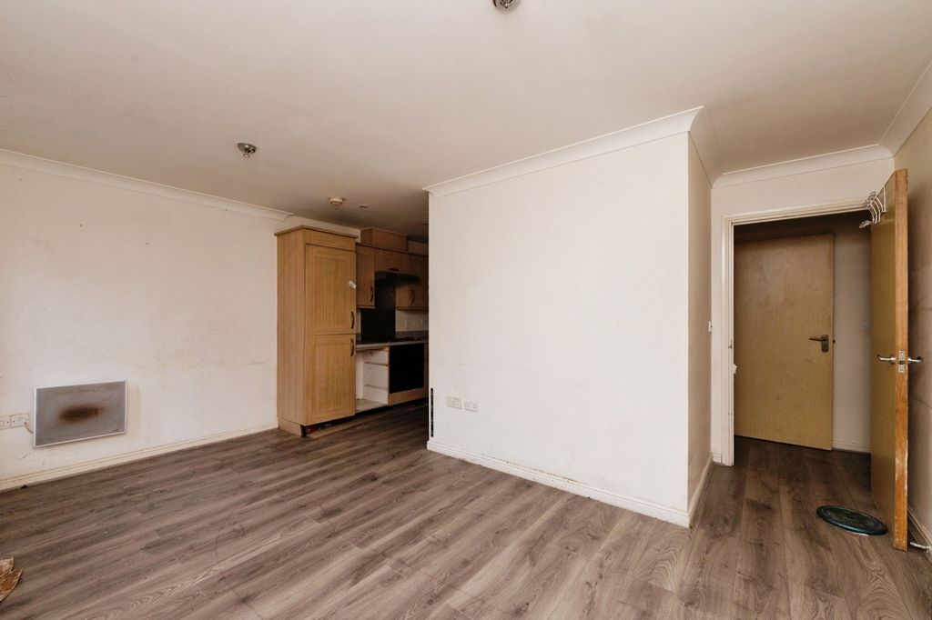 Property photo 3 of 11 Pbox-Img.Jpg