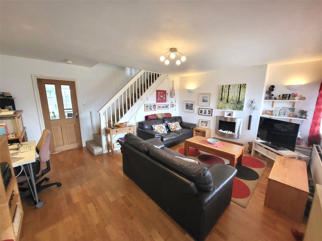 Property photo 2 of 29 Picture No. 24