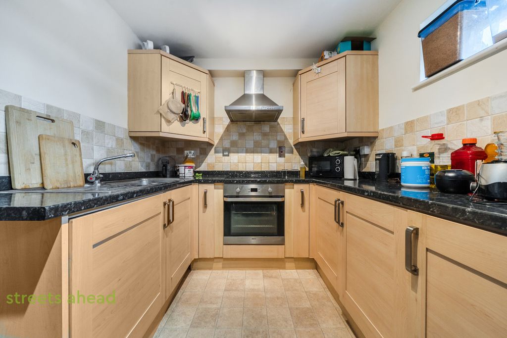 Property photo 1 of 12 d3F34424-F34E-4d5...