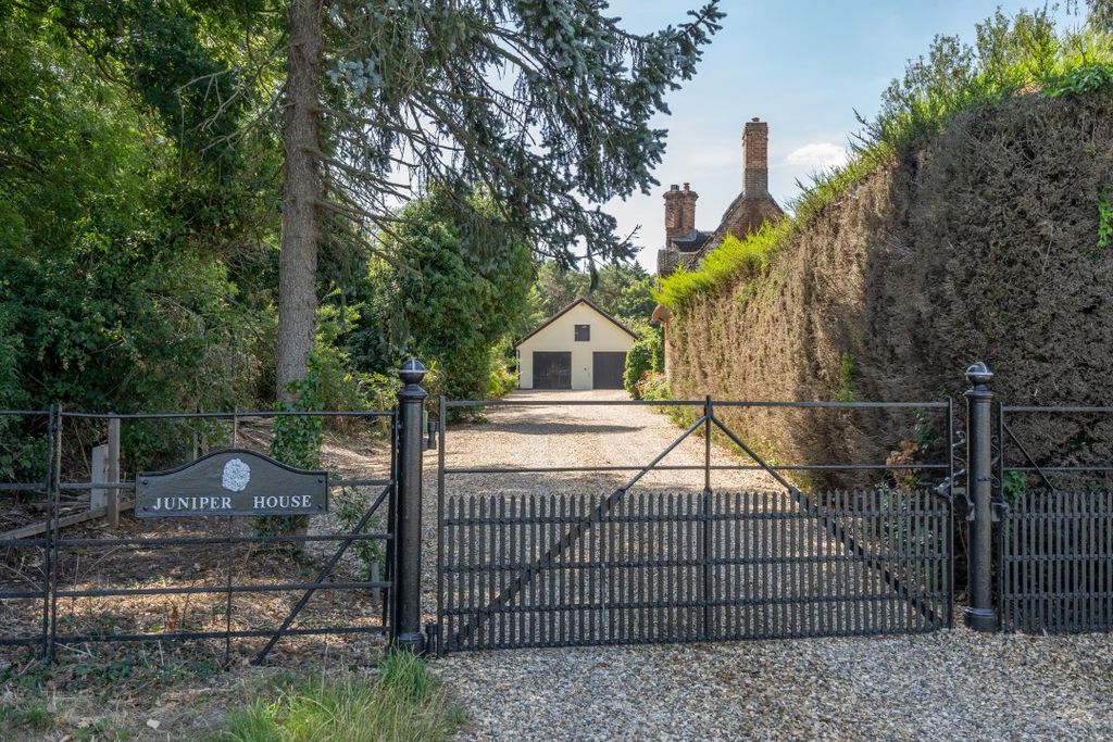 Property photo 3 of 32