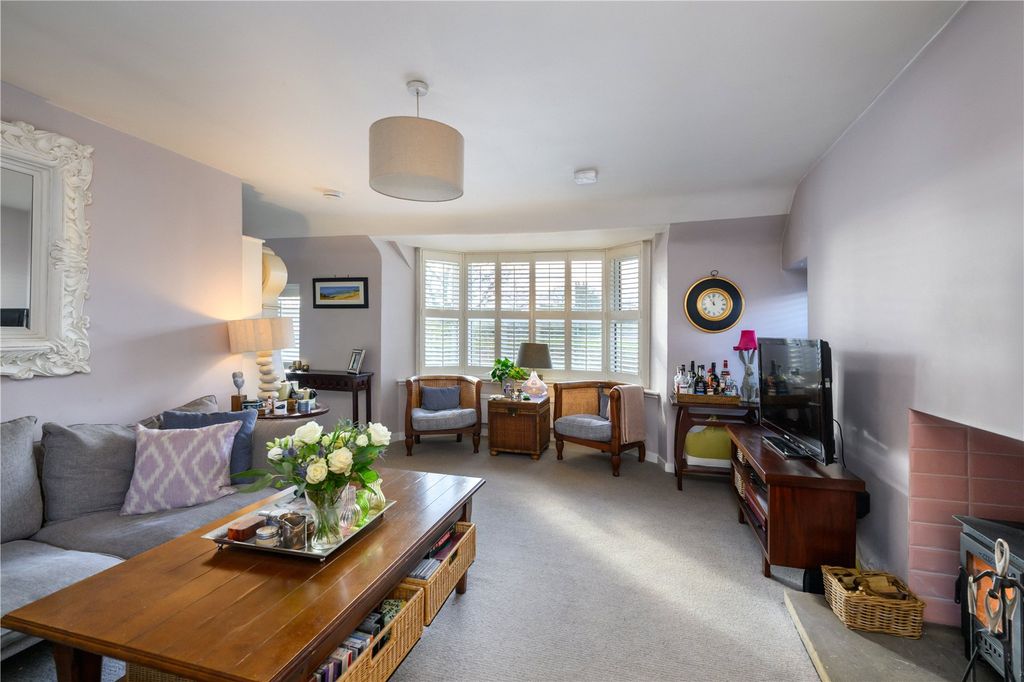 Property photo 3 of 15 Sitting Room