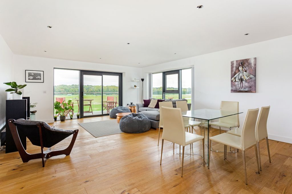 Additional image 5 of 2 bed flat for saleKingman Way, Newbury RG14