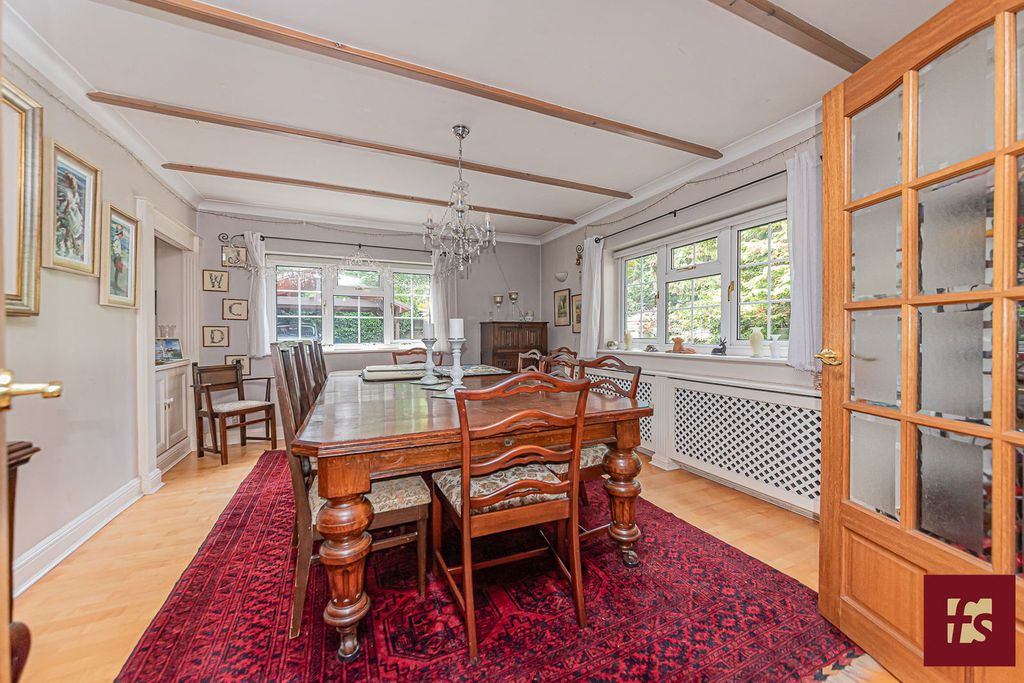Property photo 3 of 34