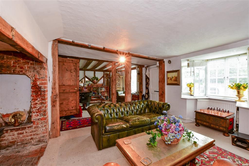 Property photo 1 of 14 Lounge