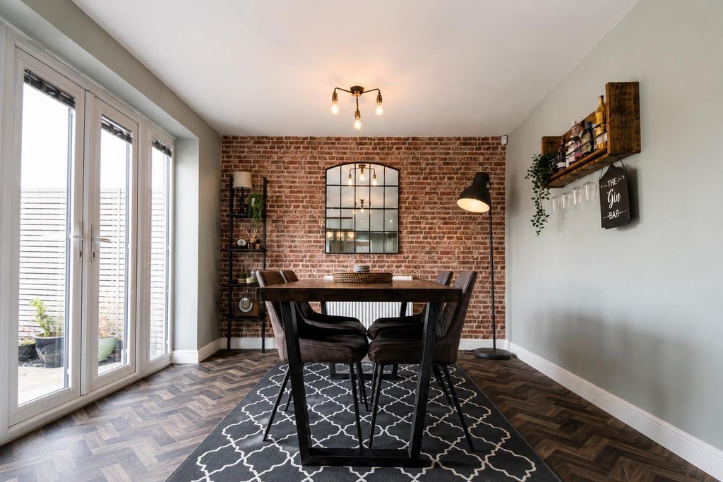 Property photo 3 of 30 Dining