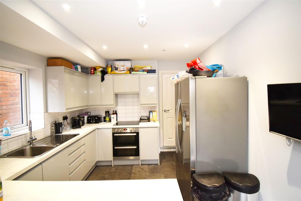 Property photo 3 of 5 Shared Kitchen