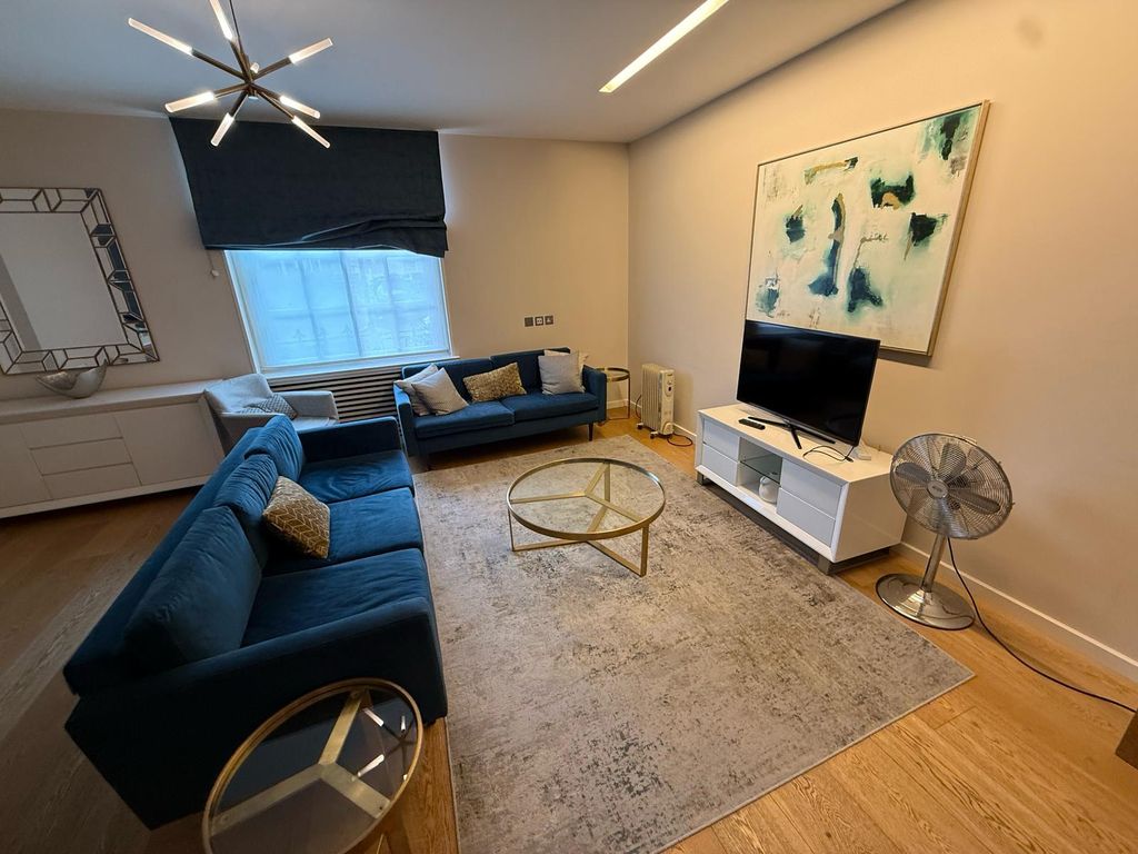 Property photo 1 of 7 Living Room