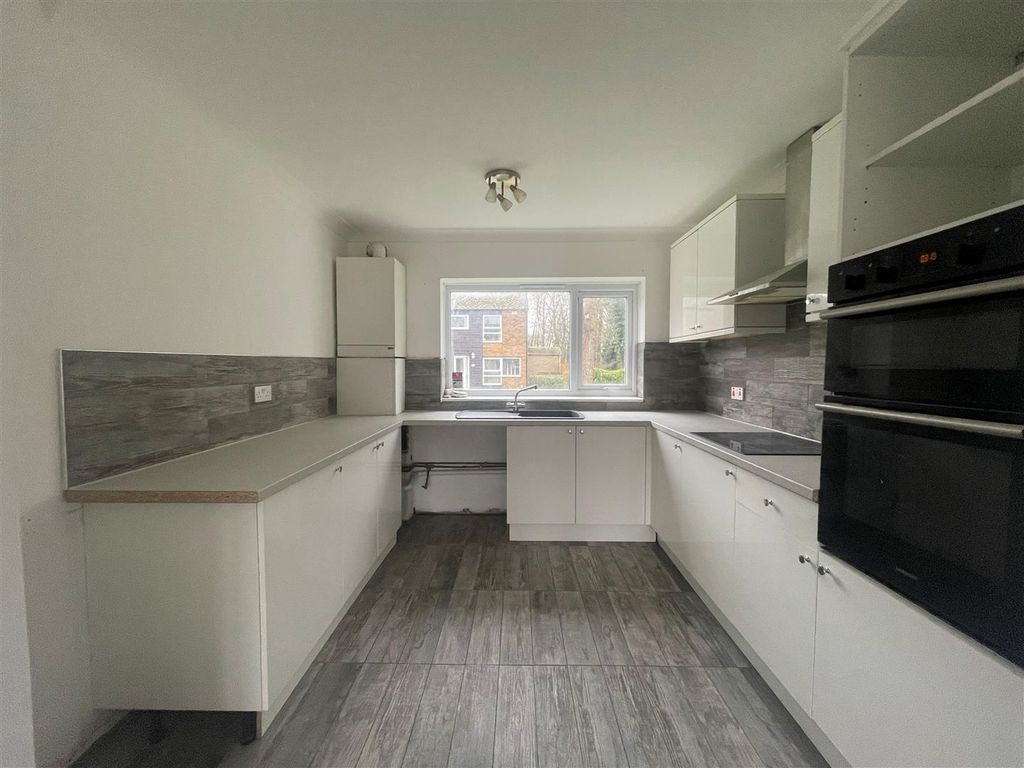 Property photo 2 of 7 Kitchen.Jpg