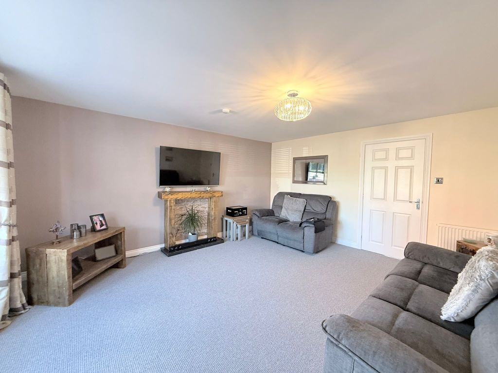 Property photo 3 of 34