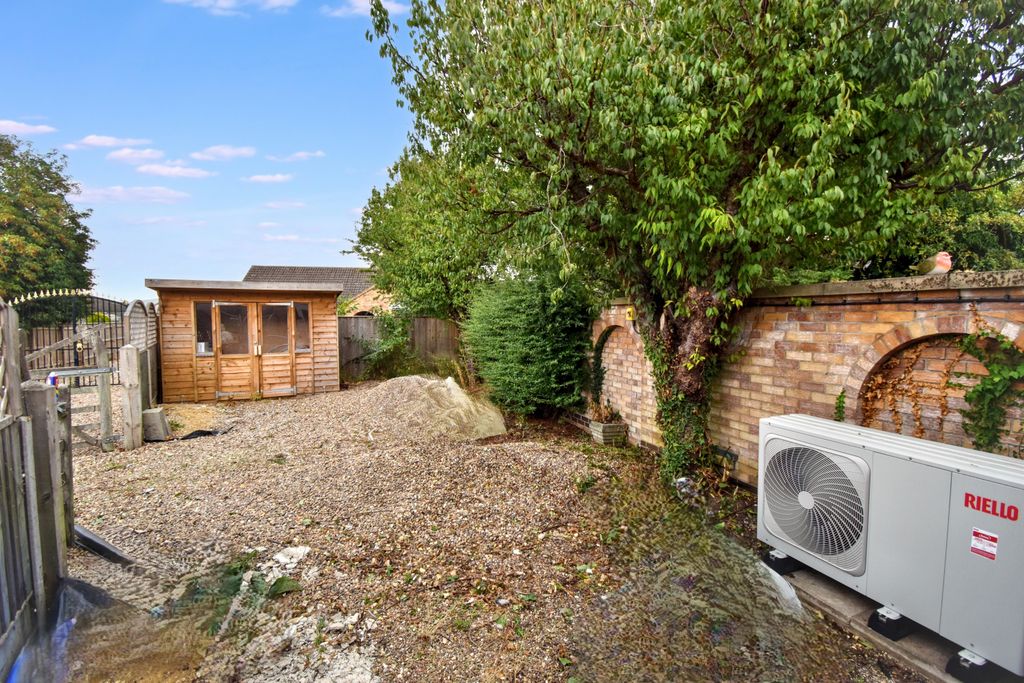 Property photo 3 of 21