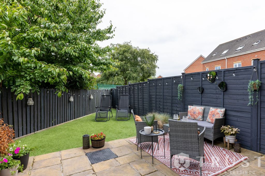 Property photo 2 of 41