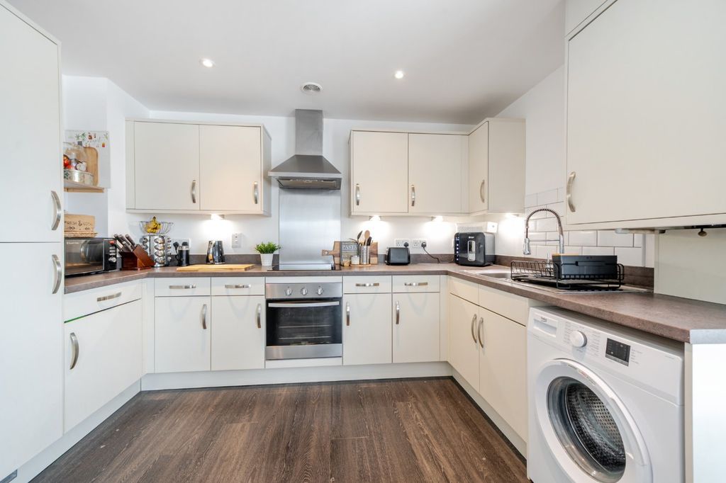 Property photo 2 of 12 Picture No. 10