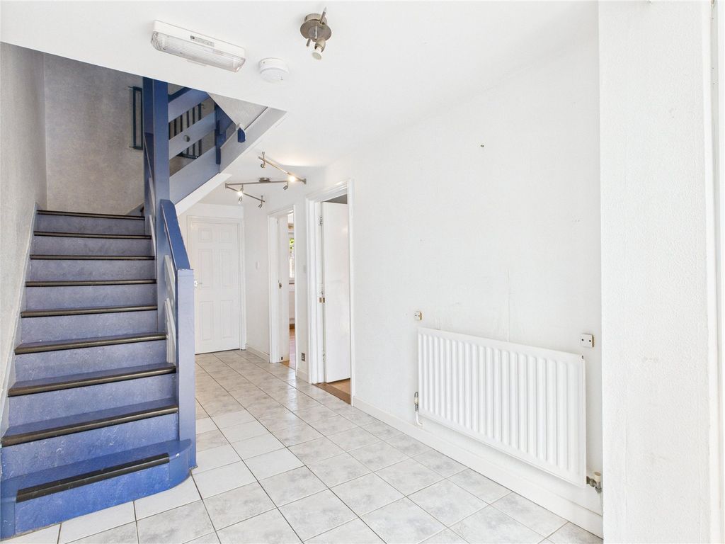Property photo 2 of 18 Picture No. 01