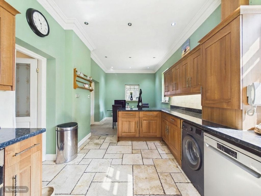 Property photo 2 of 17 Kitchen