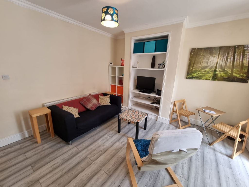 Property photo 3 of 12 Gallery