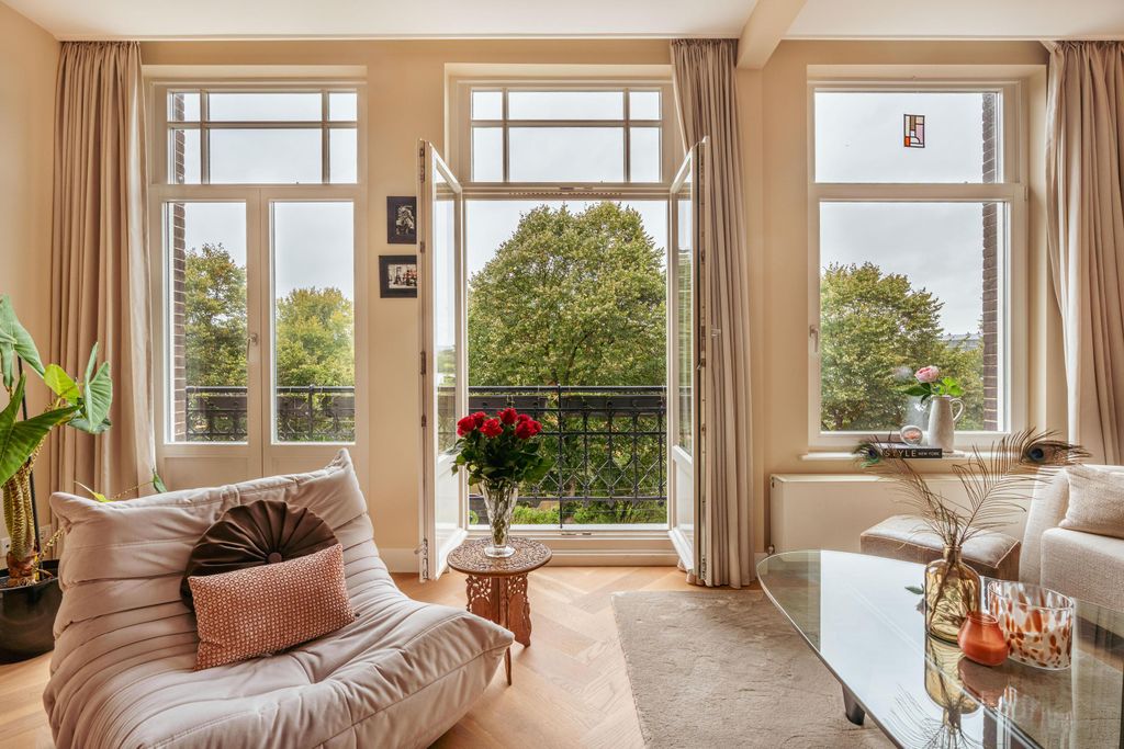 Property photo 2 of 53