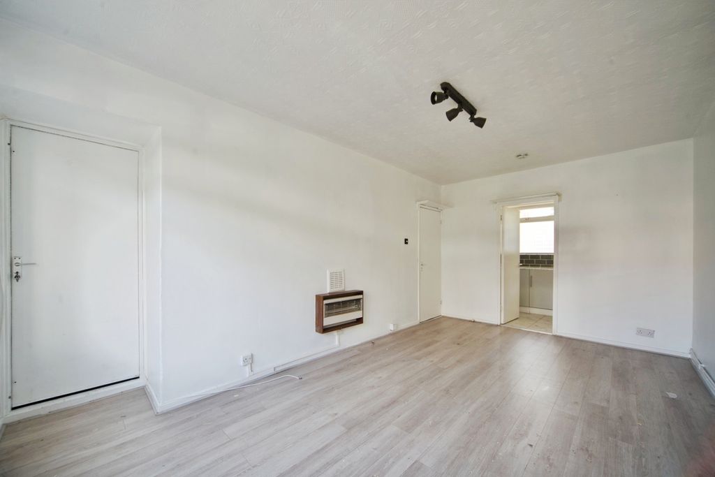 Property photo 2 of 17 Photo