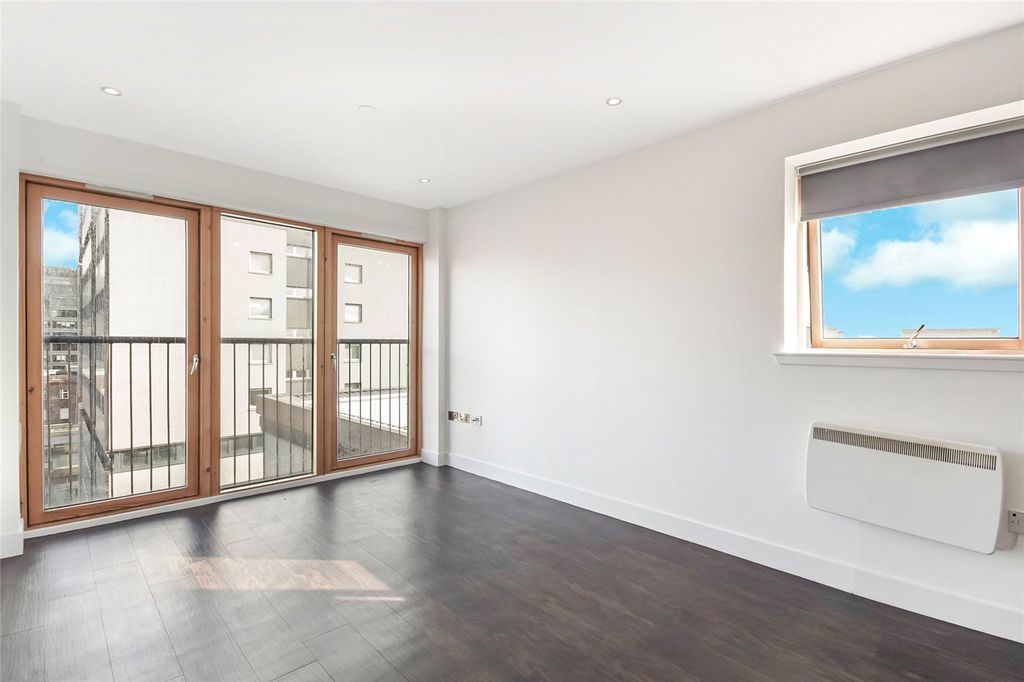 Property photo 2 of 21 Picture No. 05