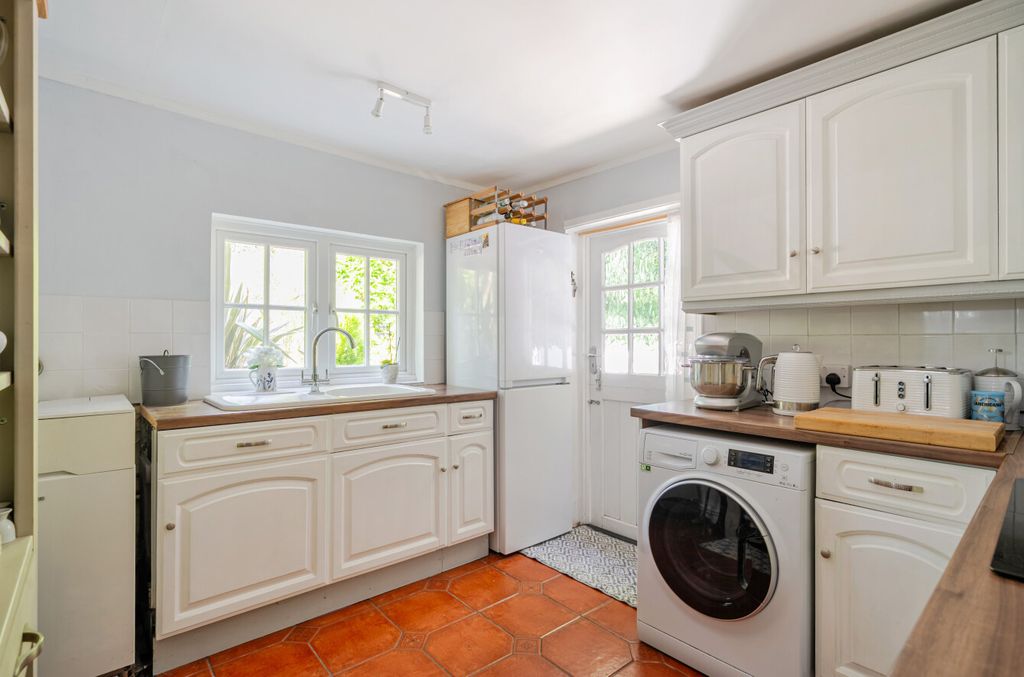 Property photo 3 of 20 1488631-13-6A50d5...