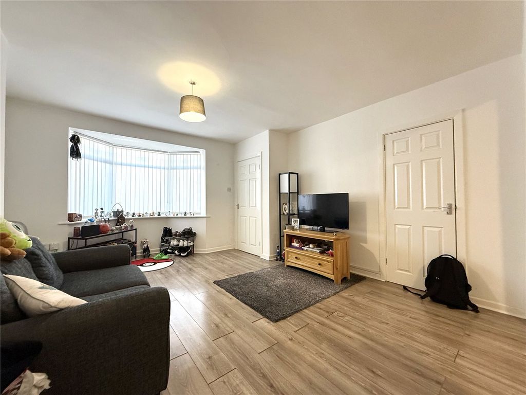 Property photo 3 of 14 Picture No. 11