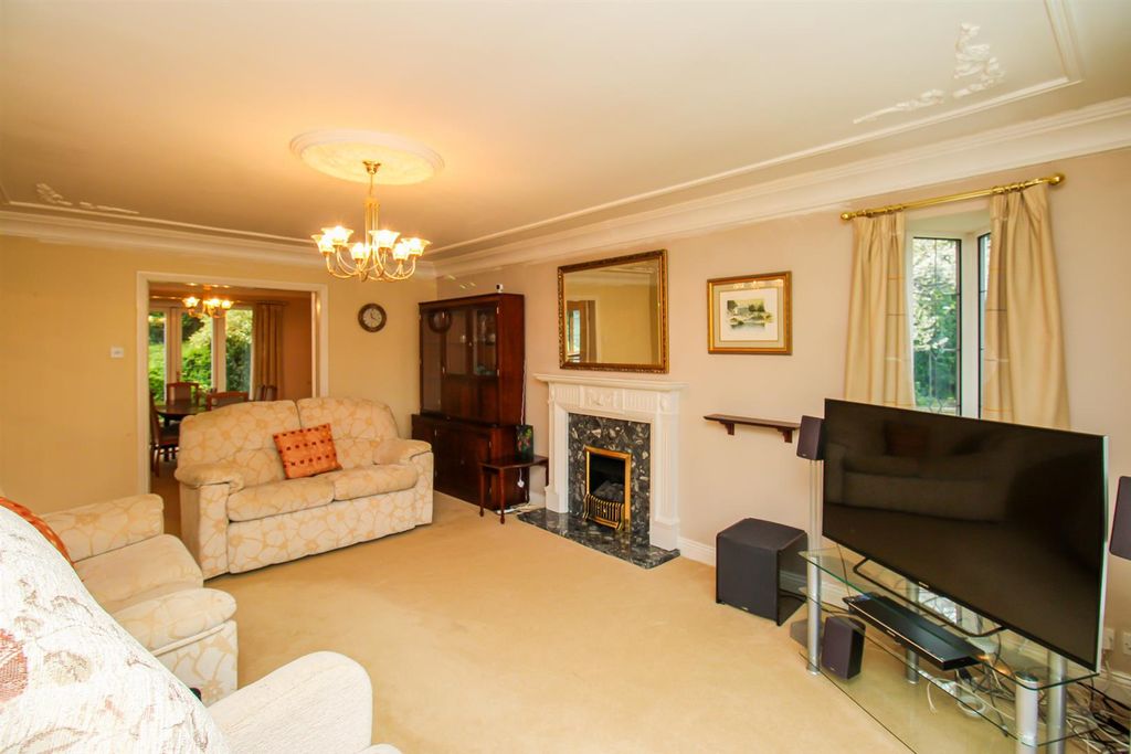 Property photo 3 of 21