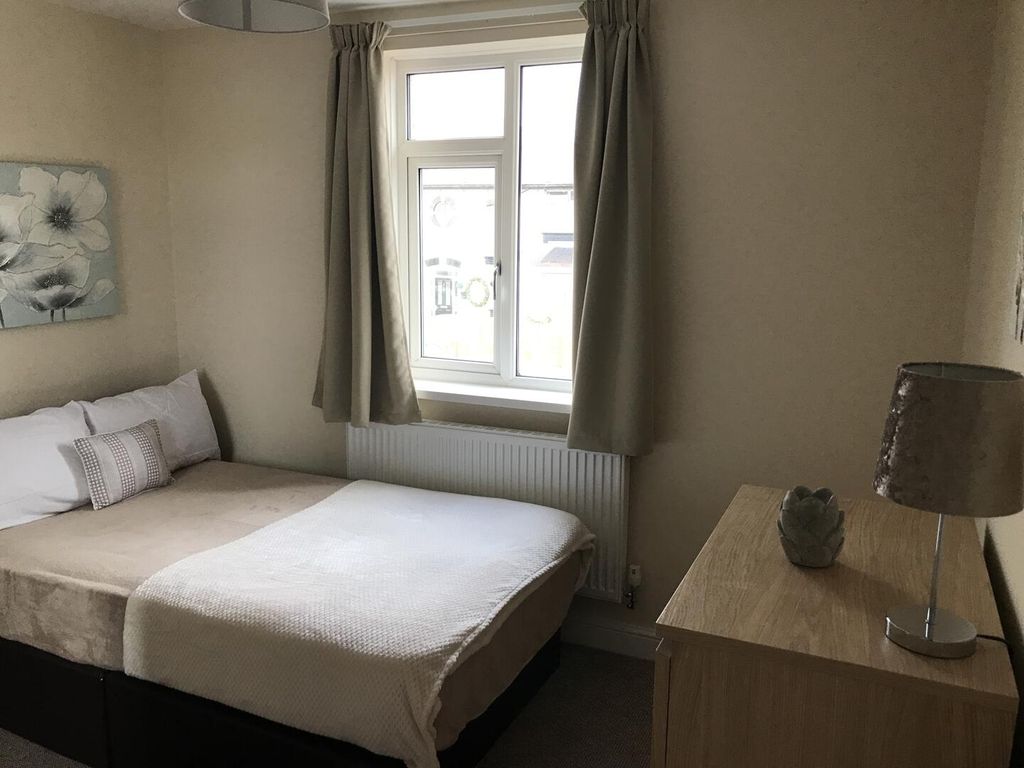 Property photo 1 of 5 Bedroom