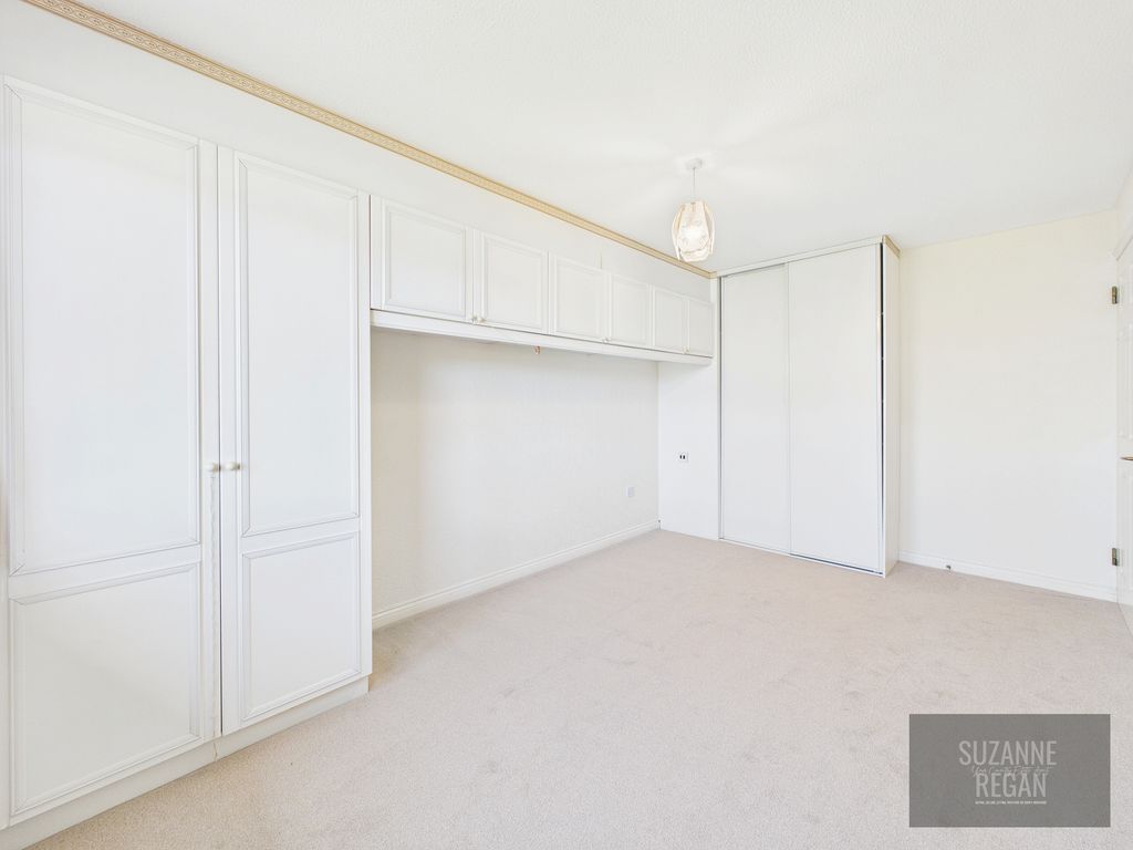 Property photo 3 of 11 Cam05192G0-Pr0385-Still009