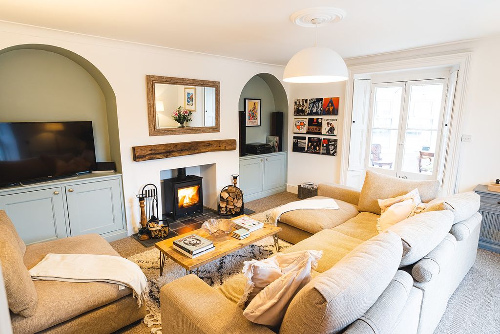 Property photo 2 of 3