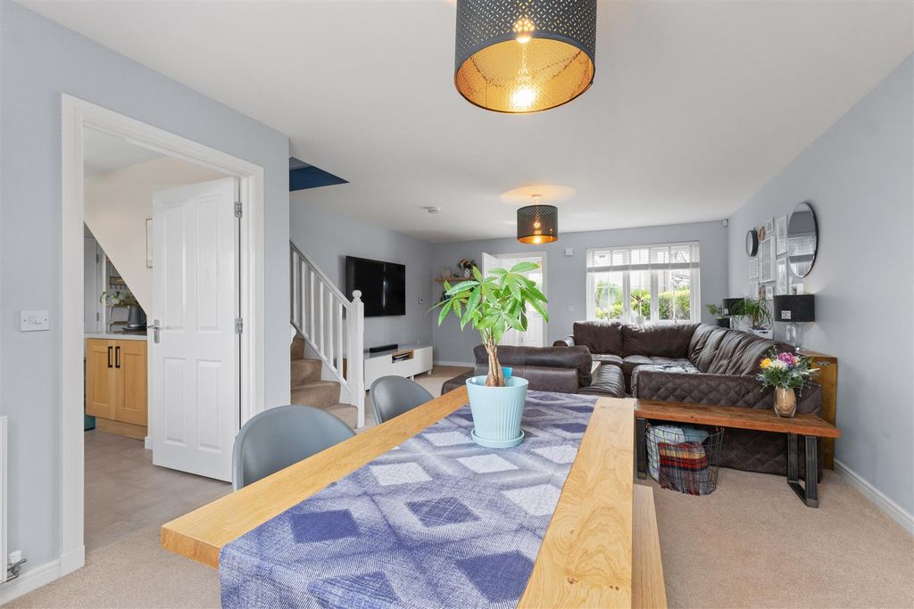 Property photo 3 of 32 8.Jpg