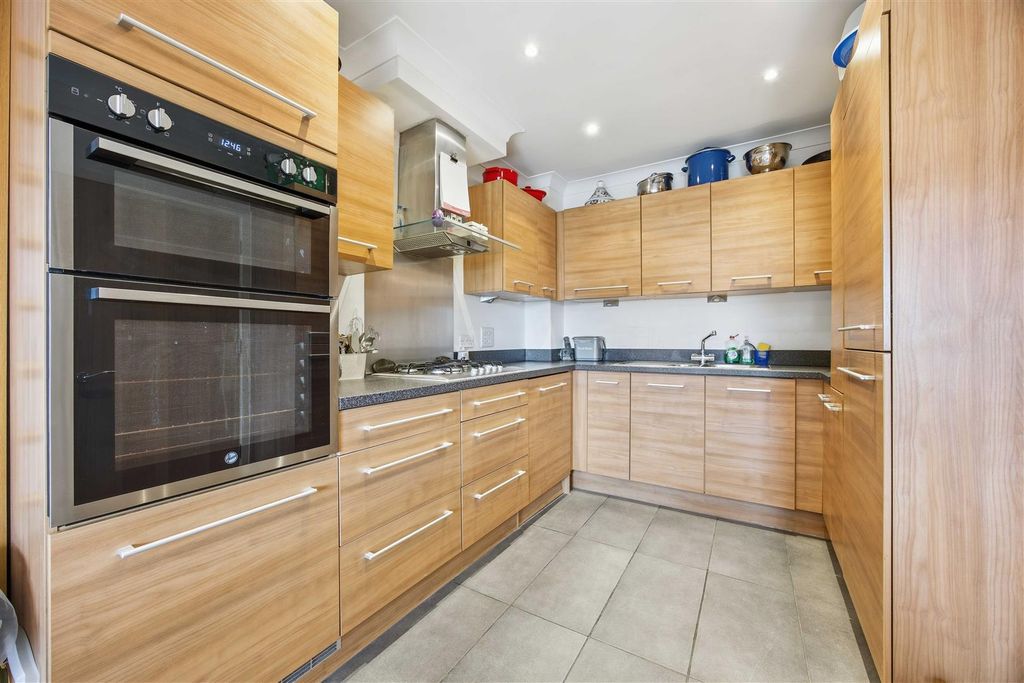 Property photo 2 of 22 Kitchen