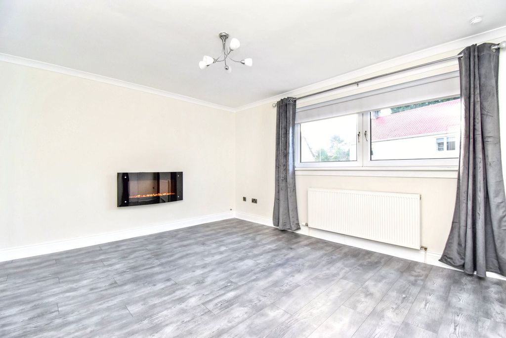 Property photo 2 of 9 Lounge Angle 1