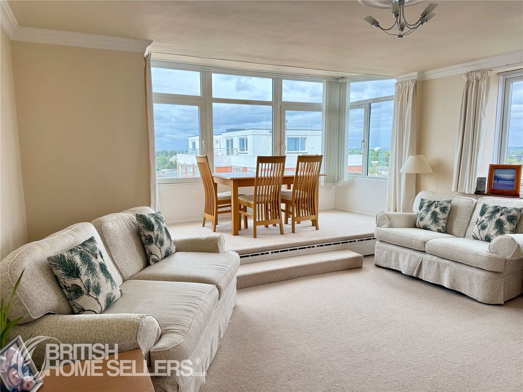 Property photo 2 of 19 Picture No. 08