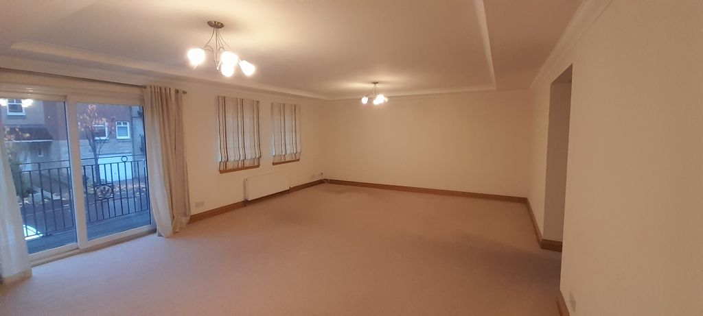 Property photo 2 of 12 20251111_150218