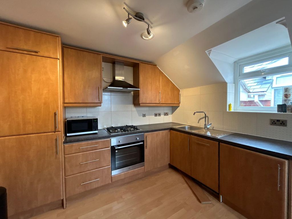 Property photo 1 of 7 Stunning 2 Bedroom For Rent In Tw3