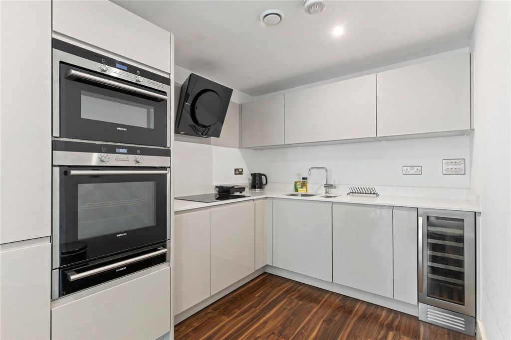 Property photo 3 of 12 Picture No. 11