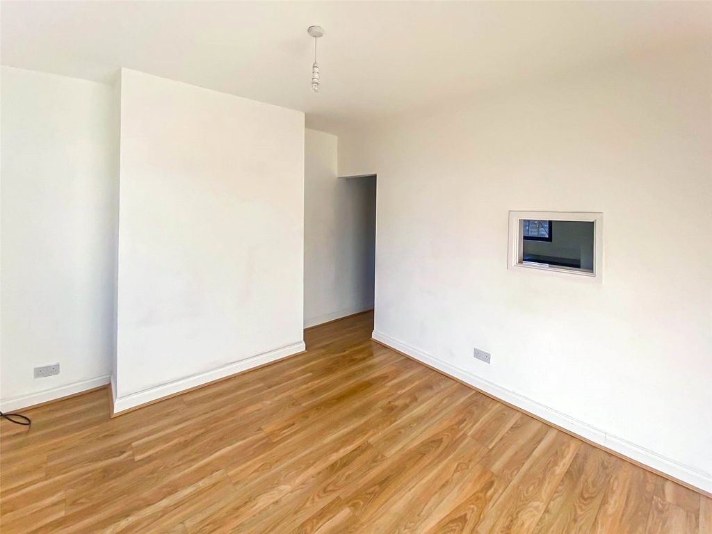 Property photo 2 of 12 Picture No. 46