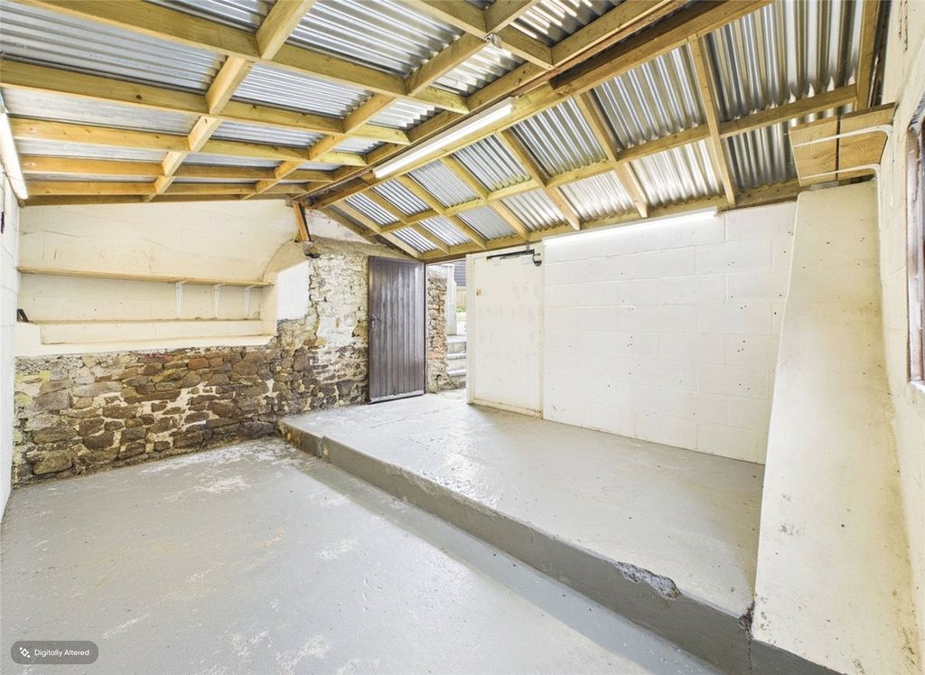 Property photo 2 of 24 Picture No. 32