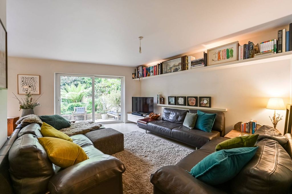 Property photo 1 of 42