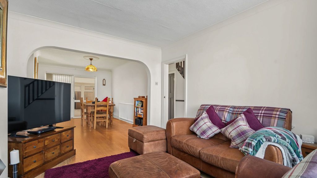 Property photo 3 of 24