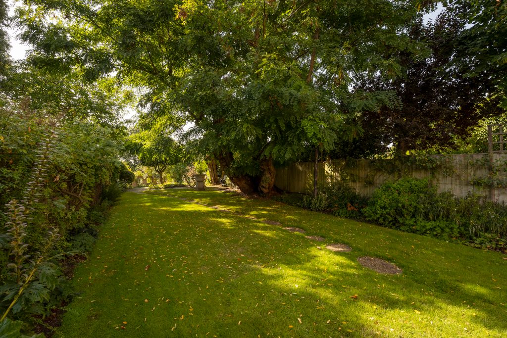 Property photo 3 of 42 Photo 3