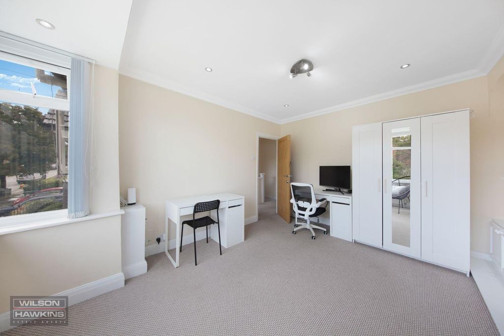 Property photo 3 of 13 14A Dudley Gardens - Jcl5Uwxtdzjtfgu961Qn.Jpg