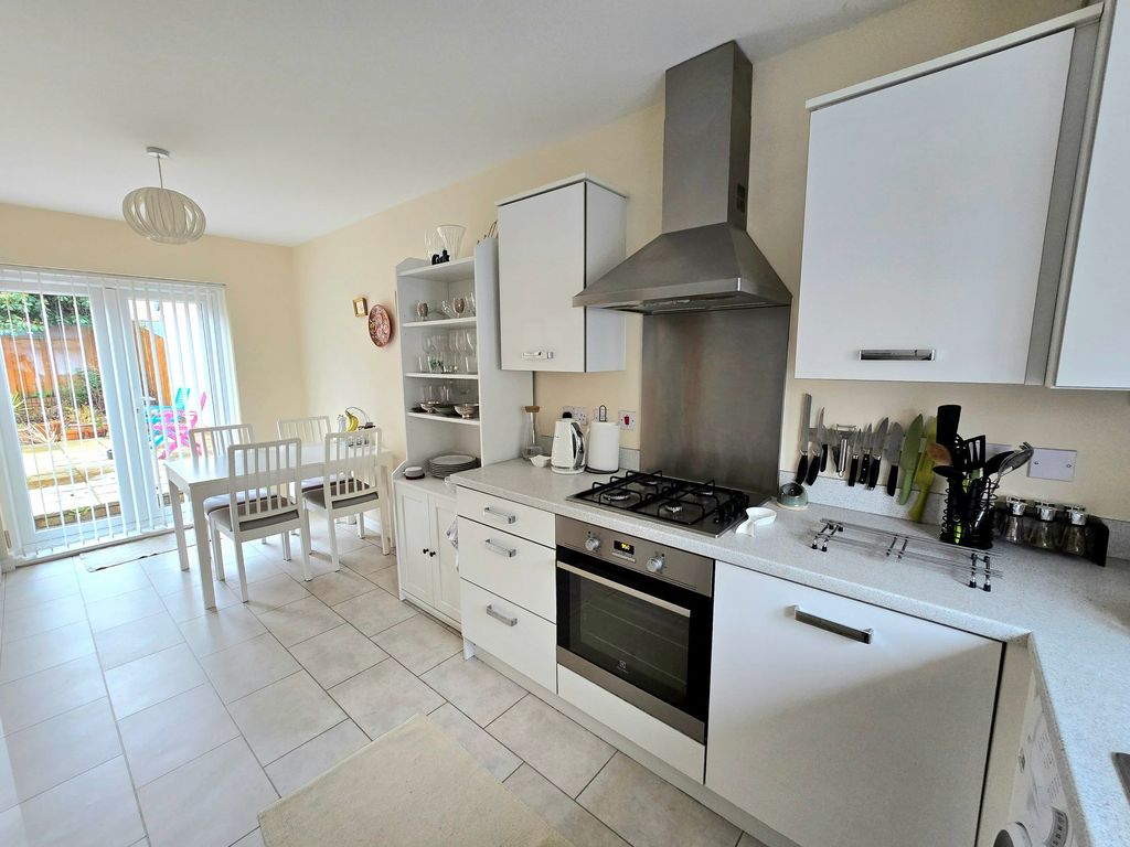 Property photo 3 of 27 Kitchen/Diner
